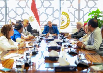 وزيرة البيئة تشكل ٥ مجموعات عمل لتقييم عمل منظومة المخلفات