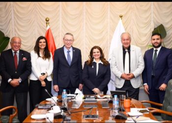 شراكة بين الهجرة وجمعية رجال أعمال اسكندرية لتأهيل الشباب ومواجهة الهجرة غير الشرعية