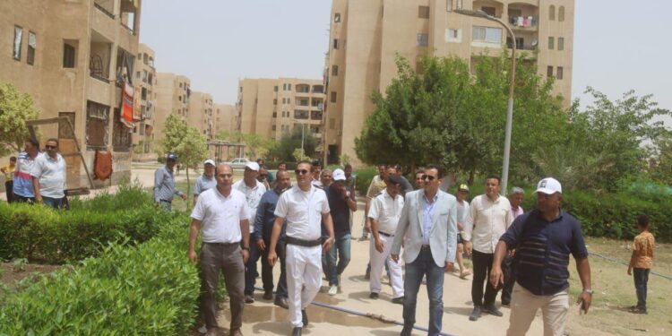 وزير الإسكان يُصدر قرارًا بإزالة مخالفات بناء بالساحل الشمالي