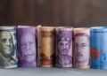 أسعار العملات العربية والأجنبية في مصر اليوم الإثنين