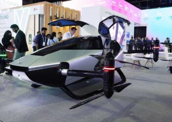 موعد انطلاق أول سيارة طائرة صينية من Xpeng