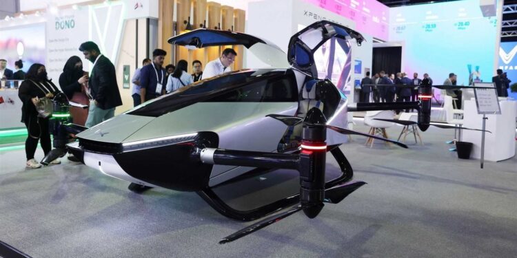 موعد انطلاق أول سيارة طائرة صينية من Xpeng