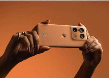 موتورولا تطلق هاتف Moto X50 Ultra