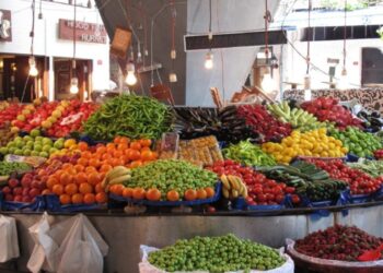 أسعار الخضار والفاكهة اليوم الثلاثاء