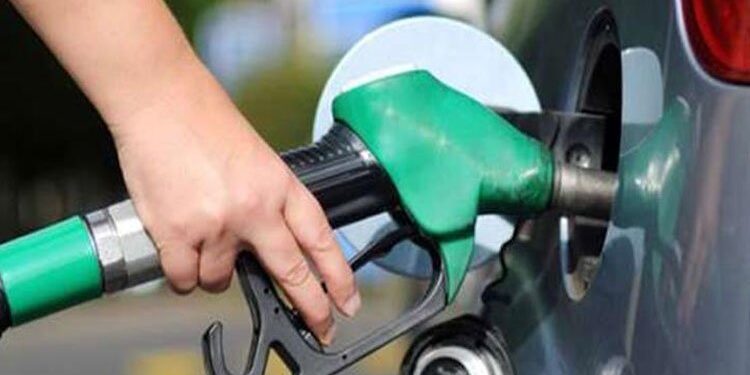 مدبولى: وضع خطة واضحة لإحداث توازن فى أسعار المنتجات البترولية نهاية 2025