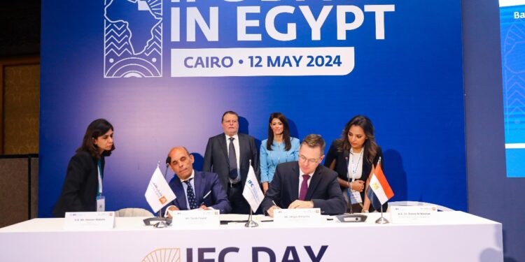 توقيع اتفاقية بين بنك القاهرة ومؤسسة التمويل الدولية بقيمة 100 مليون دولار