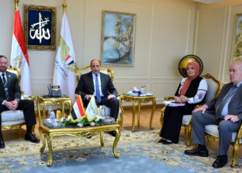 وزير الطيران المدنى يلتقي وفد إدارة أمن النقل الأمريكية(TSA) بالعاصمة الإدارية الجديدة