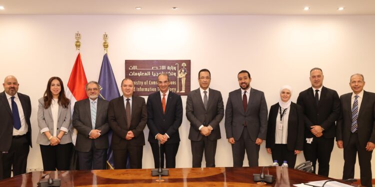 وزير الاتصالات يشهد توقيع اتفاقية تعاون مع شركة “إكسيد” لتطوير تطبيق أتمتة ضمان الجودة فى مراكز الاتصالات