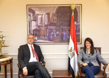 وزيرة التعاون الدولي تعقد جلسة مباحثات مع السفير الهولندي بالقاهرة