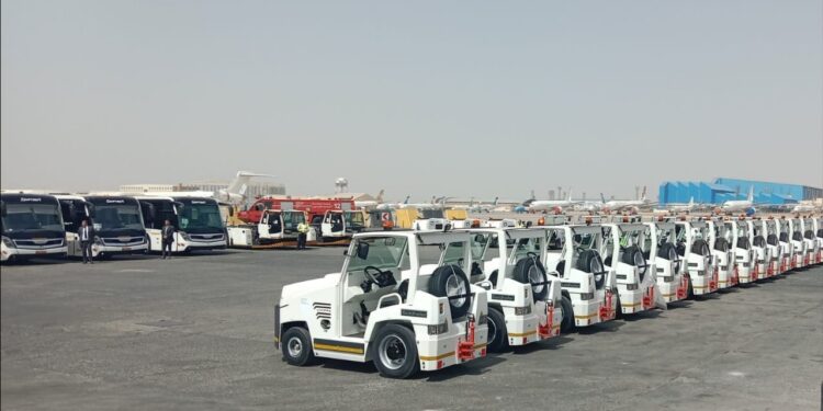 مصر للطيران تطور من اسطولها البري وتضم 37 معدة جديدة للخدمة الأرضية