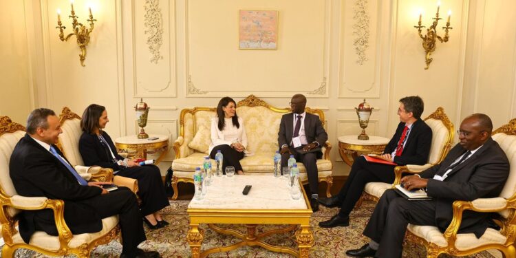 وزيرة التعاون تلتقي نائب رئيس مجموعة البنك الدولي