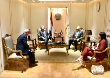 وزير النقل يبحث مع السفير الإيطالي آخر المستجدات الخاص بمشروع تسيير وافتتاح خط سريع (رورو)