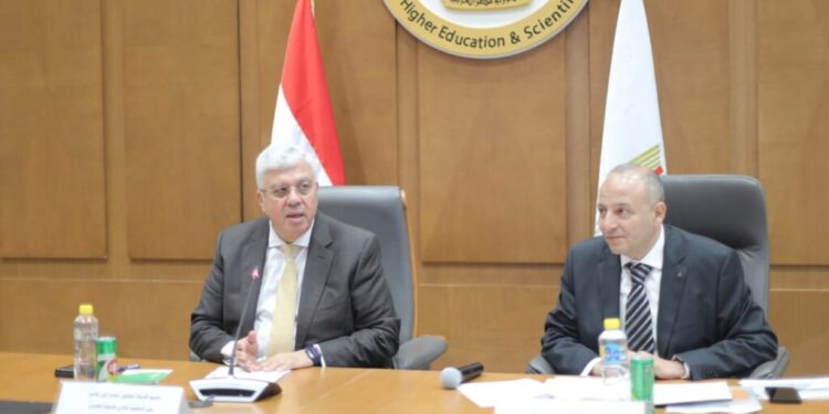 وزير التعليم العالي يرأس اجتماع المجلس الأعلى للتعليم التكنولوجي