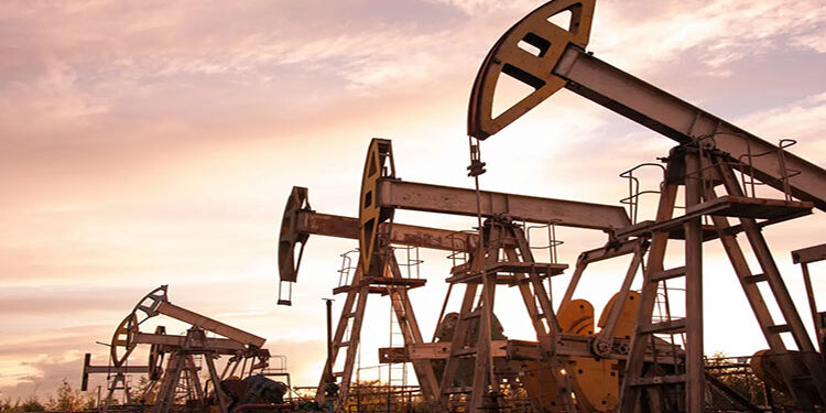 أسعار النفط تسجل خسارة أسبوعية للمرة الثالثة على التوالي