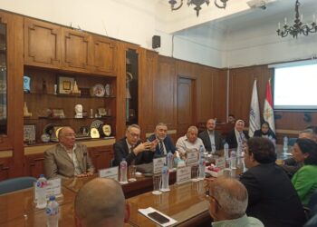 رجال أعمال إسكندرية والتمثيل التجاري يناقشان زيادة الصادرات وسُبل إنجاح الصفقات