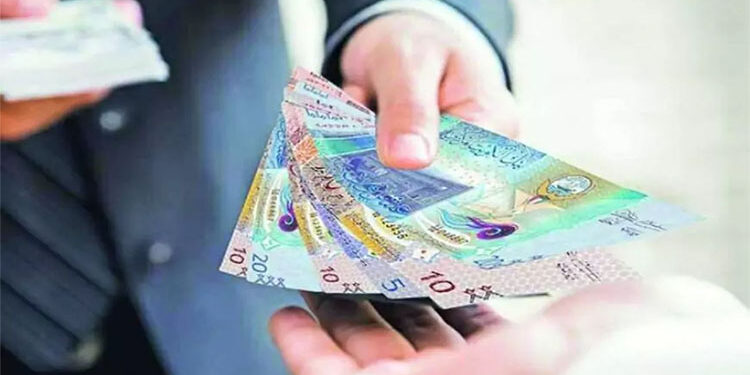سعر الدينار الكويتي أمام الجنيه المصري اليوم الأربعاء