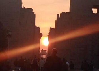 شمس الظهيرة تتعامد على معابد الكرنك .. تفاصيل