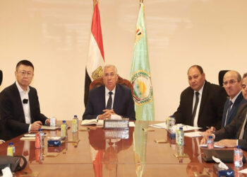 وزير الزراعة يبحث مع ممثلي 22 شركة إنتاج الدواجن بالصين تعزيز التعاون