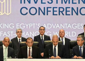 رئيس الوزراء يشهد توقيع الاتفاقية الخاصة بمشروع إنتاج الهيدروجين الأخضر بمنطقة جرجوب