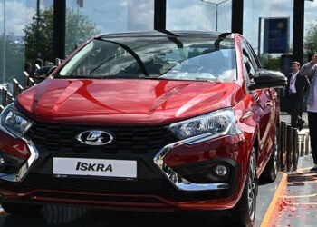 مواصفات السيارة لادا إسكرا السيدان الجديدة