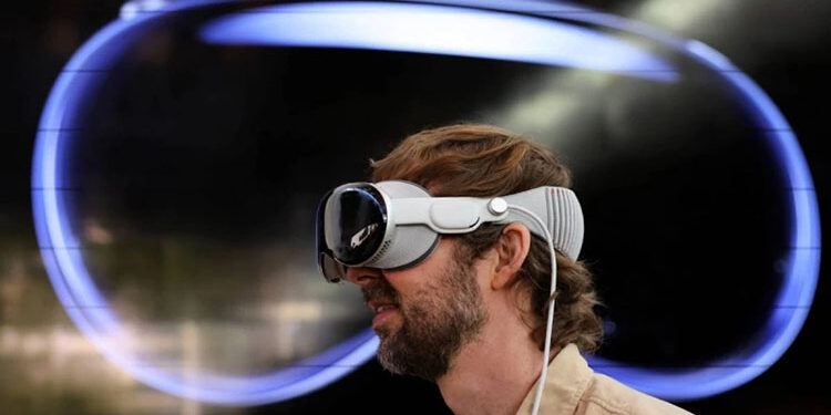 أبل تعلن موعد الإطلاق العالمي لنظارتها للواقع الافتراضي Apple Vision Pro