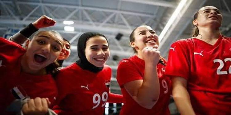 وزير الرياضة يهنئ سيدات اليد بالفوز الثاني على التوالي في بطولة العالم