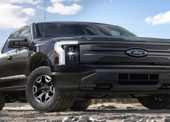 شاحنة فورد الكهربائية تحطم رقمًا قياسيًا عالميًا