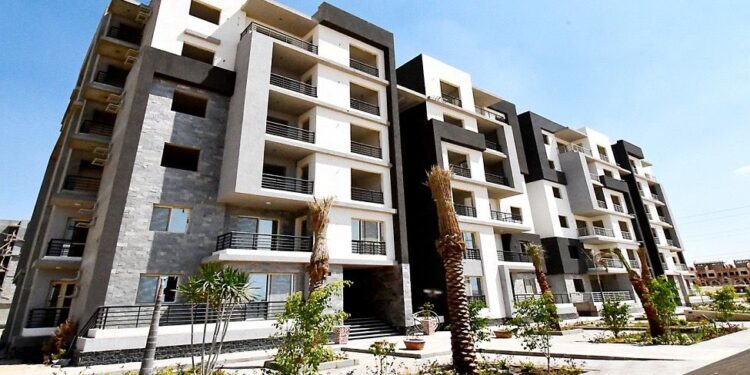 وزير الإسكان: زيادة المسطحات الخضراء في مشروعات المدن الجديدة