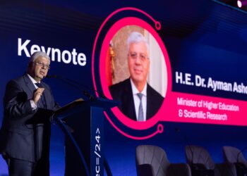 (شاهد) وزير التعليم العالي: إنشاء 16 جامعية أهلية جديدة لإمداد سوق العمل بتخصصات الحاسب