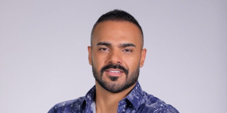 جوزيف عطية يتألق بصوته وحضوره في “كاربول كاريوكي”