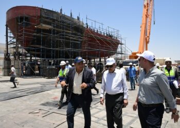 الفريق أسامة ربيع:”نسعى لتوطين الصناعات البحرية والصناعات الثقيلة وإعادة الريادة للترسانات الوطنية”