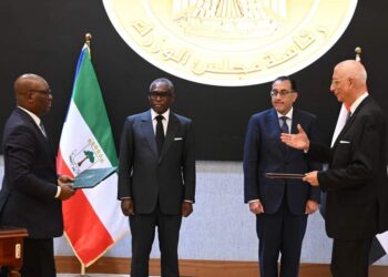 رئيس الوزراء ونائب رئيس غينيا الاستوائية يشهدان توقيع مُذكرة تفاهم في التعاون الأمني