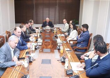 وزير الزراعة يبحث مع مسئولى شركة كرافت هاينز العالمية زيادة استثماراتها في مصر