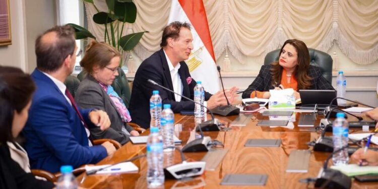 وزيرة الهجرة تبحث مع وفد الوزارة الفيدرالية إطلاق مرحلة جديدة من التعاون