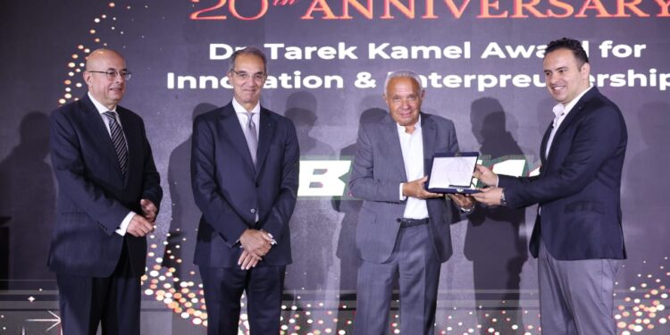 وزير الاتصالات يشارك في احتفالية جمعية اتصال بمناسبة مرور 20 عاماً على تأسيسها