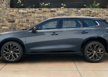 مواصفات تويوتا كراون سيجنيا 2025 الجديدة