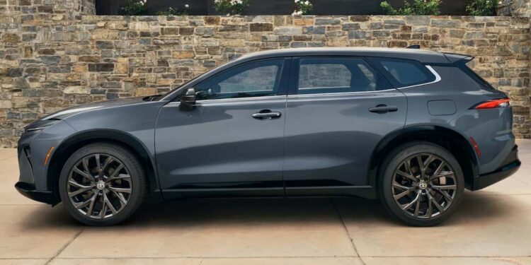 مواصفات تويوتا كراون سيجنيا 2025 الجديدة