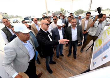 وزير الإسكان ومحافظ الإسكندرية يتفقدان مشروع إنشاء القوس الغربى لمحور اللواء عمر سليمان