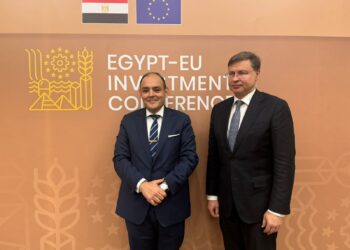 وزير التجارة والصناعة يبحث مع نائب رئيس المفوضية الأوروبية سبل دعم التعاون