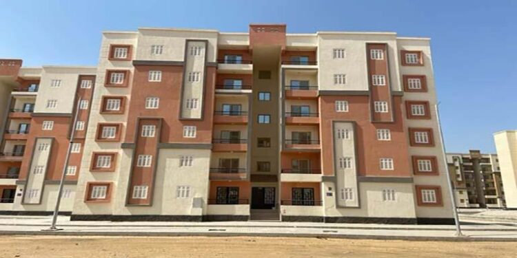 رئيس جهاز السويس الجديدة تتفقد تنفيذ وحدات ” سكن لكل المصريين ” والخدمات والمرافق