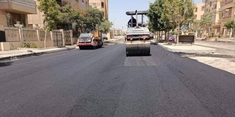 الإسكان: رفع كفاءة وتطوير الطرق بمدن القاهرة الجديدة و 15مايو والعبور والشيخ زايد