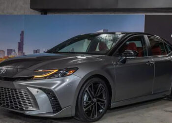 مواصفات تويوتا كامري 2025 الهايبرد