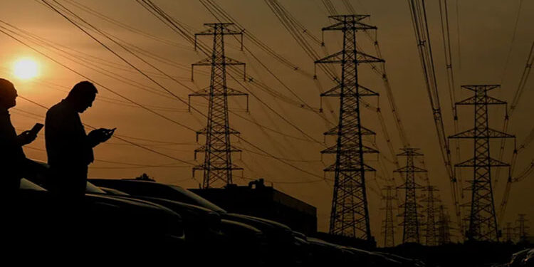 شركة جنوب أفريقيا تحتفل بعدم قطع الكهرباء منذ 100 يوم