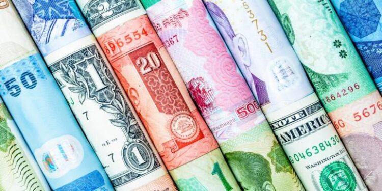 أسعار العملات العربية والأجنبية في مصر اليوم السبت