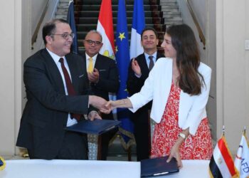 الرقابة المالية توقع مذكرة تفاهم مع الوكالة الفرنسية للتنمية لتعزيز التمويل