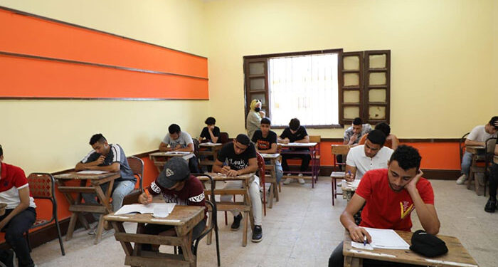 لجان امتحانات الثانوية العامة تستقبل أسئلة مادتى الكيمياء والجغرافيا