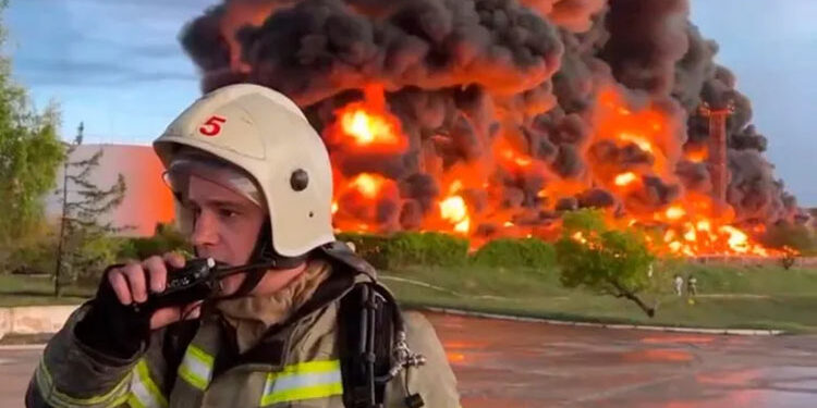 حريق في خط أنابيب غاز بشبه جزيرة القرم