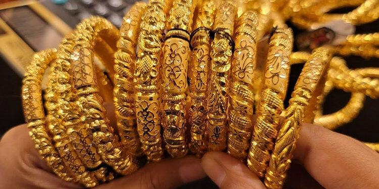 الذهب يعوض جزء من خسائره بعد عمليات جني الأرباح