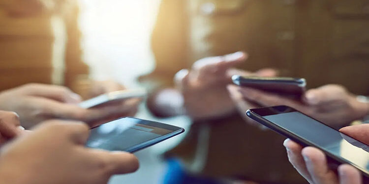 وزارة الاتصالات: 108.63 مليون اشتراك في الهاتف المحمول