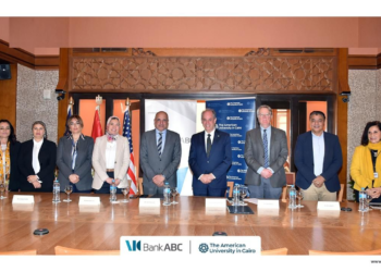 بنك ABC والجامعة الأمريكية يوقعان اتفاقية تعاون لدعم مشروع تعدد المناهج التعليمية